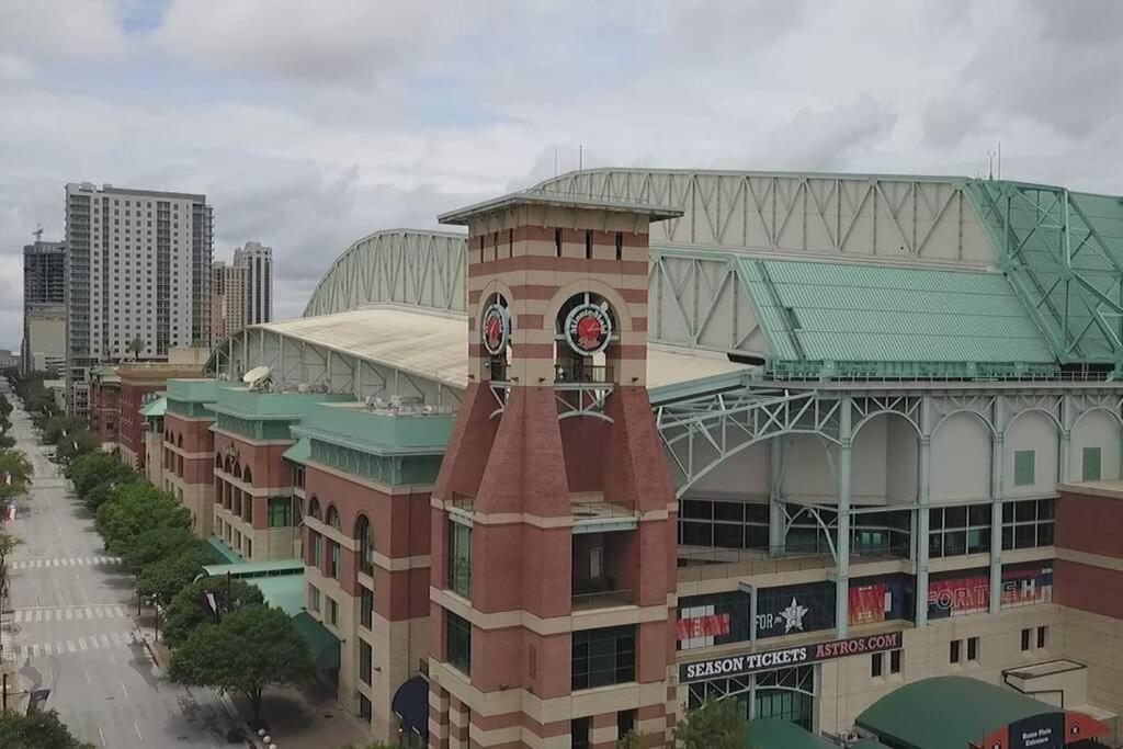 U2 Penthouse Downtown Houston Wi-Fi/Free Parking Apartment Exterior photo